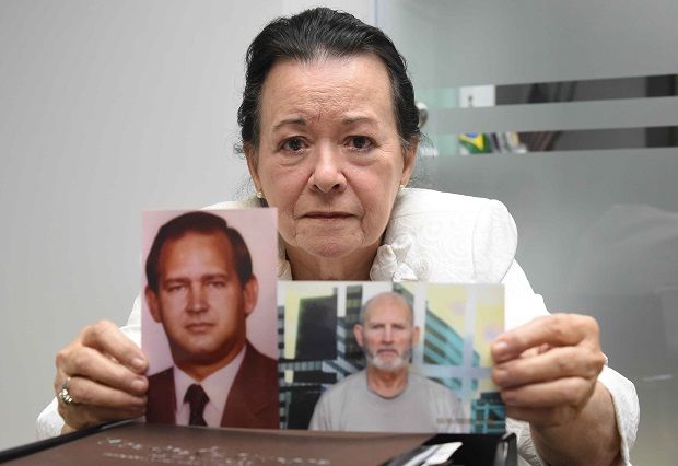 Miriam Arocena muestra fotos de su esposo Eduardo Miriam Arocena muestra fotos de su esposo Eduardo