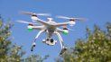 Un dron en el aire captura imágenes Un dron en el aire captura imágenes