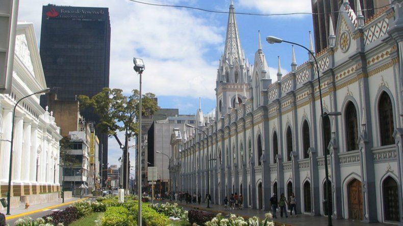 Se ha puesto la justicia al servicio de una posición política para cercenar de esa manera el derecho constitucional a que se refiere el artículo 72 de la Constitución