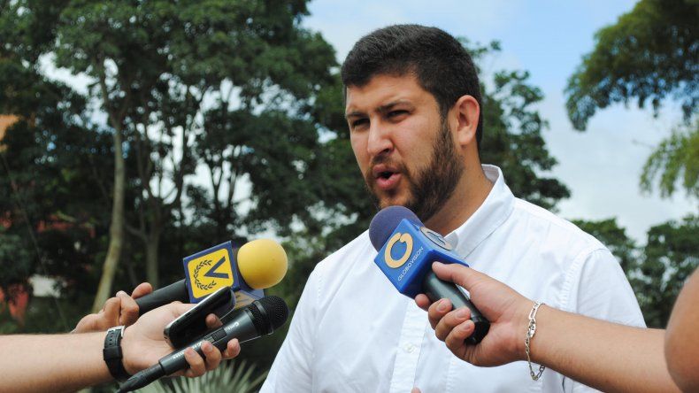 Smolansky reiteró su rechazo a que su partido Voluntad Popular (VP)  participe en el diálogo con el Gobierno por no definirse una fecha para el revocatorio