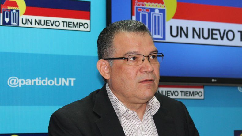 Márquez descartó que la desincorporación de los parlamentarios sea un reconocimiento a un fraude por parte de la oposición
