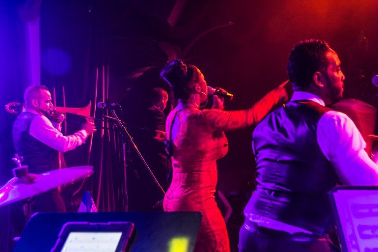 La cantante cubana Lenia D&iacute;az en un concierto.