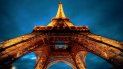 Cerca de 7 millones de turistas al año visitan la Torre Eiffel. Cerca de 7 millones de turistas al año visitan la Torre Eiffel.