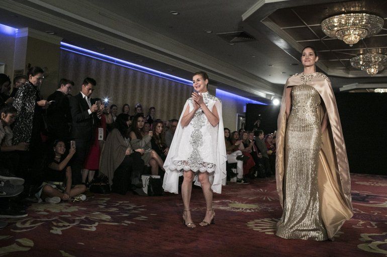 Modelos presentan creaciones de la diseñadora dominicana Diany Mota.