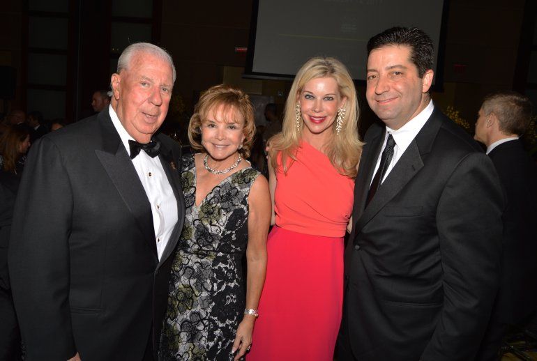 Paul y Swanee DiMare, Bronwyn Miller y Maury Udell