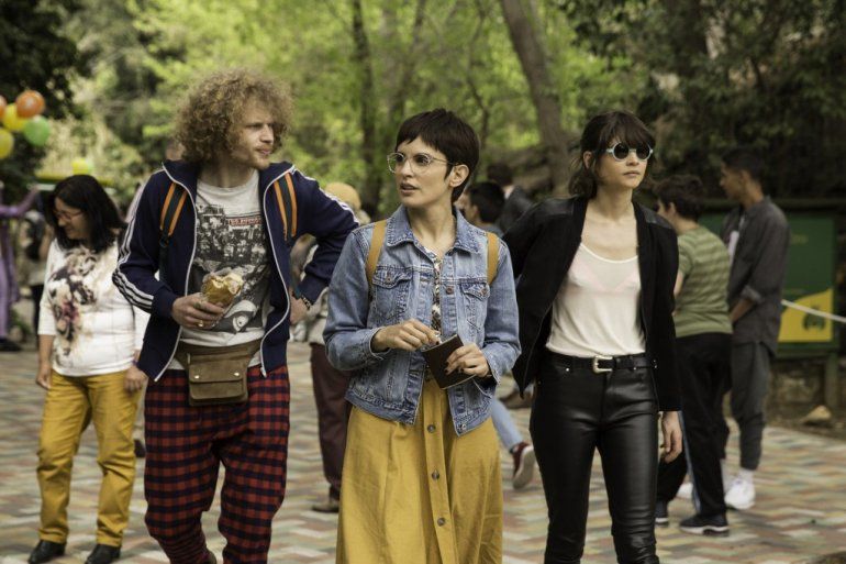 "No culpes al karma de lo que te pasa por gilipollas" es una comedia rom&aacute;ntica con Ver&oacute;nica Echegui. 