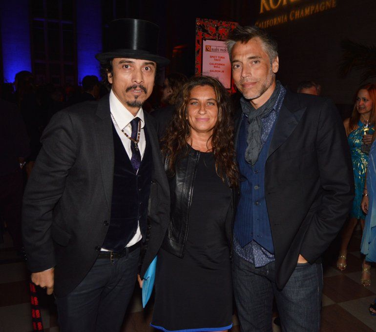 Beto Giraldo, Giorgina Lozano y Michael Fragale