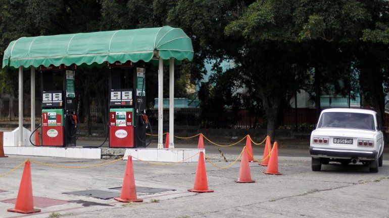 Una de las gasolineras de La Habana, cerrada ante la ausencia de combustible. Desde el 1 de Abril, solo los turistas pueden comprar gasolina especial en Cuba.