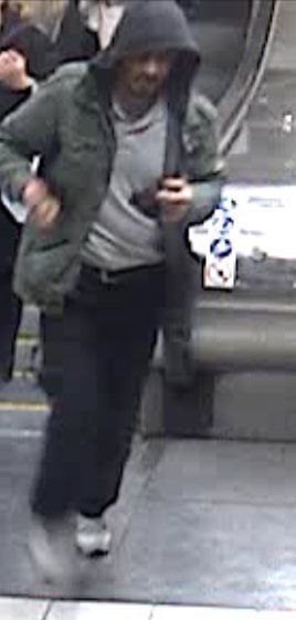 Fotograf&iacute;a facilitada por la polic&iacute;a que muestra a un hombre supuestamente ligado al atentado en el centro de Estocolmo.