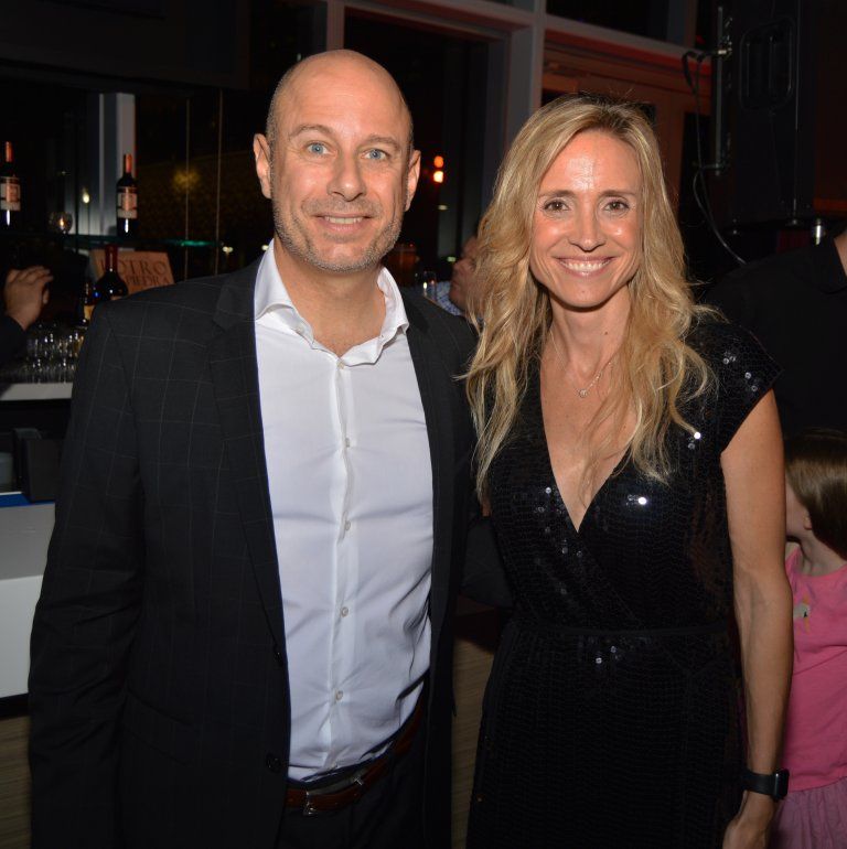 Andr&eacute;s Pujol y Mikayla Luciw