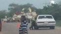 Weildler Guerra, gobernador del departamento de La Guajira, señaló que esos carros blindados están situados a once kilómetros de Paraguachón para combatir el contrabando. Weildler Guerra, gobernador del departamento de La Guajira, señaló que esos carros blindados están situados a once kilómetros de Paraguachón para combatir el contrabando.
