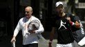 Djokovic (derecha) alabó a Andre Agassi (izquierda) luego de ser entrenado durante el Roland Garros por el estadounidense. Djokovic (derecha) alabó a Andre Agassi (izquierda) luego de ser entrenado durante el Roland Garros por el estadounidense.