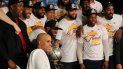Cleveland logra por tercera vez consecutiva ser campeón de la Conferencia Este. Cleveland logra por tercera vez consecutiva ser campeón de la Conferencia Este.