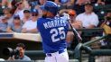 Kendrys Morales, de los Azulejos de Toronto, conectó un cuadrangular, remolcó una carrera y anotó otra. Kendrys Morales, de los Azulejos de Toronto, conectó un cuadrangular, remolcó una carrera y anotó otra.