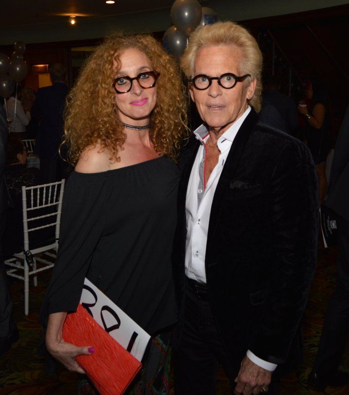 Alisha Vera y Gregory Levine