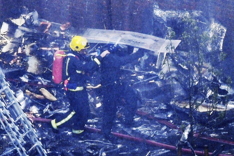 Bomberos atendieron la emergencia por varias horas. 