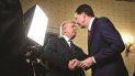 El presidente de EEUU, Donald Trump, saluda a James Comey, quien se desempeñaba como director del FBI. El presidente de EEUU, Donald Trump, saluda a James Comey, quien se desempeñaba como director del FBI.