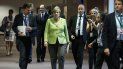 La canciller alemana, Angela Merkel, llega a rueda de prensa durante la cumbre en Bruselas. La canciller alemana, Angela Merkel, llega a rueda de prensa durante la cumbre en Bruselas.