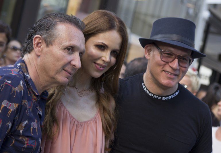 El galerista Maman, Athina Marturet y Craig Robins