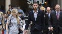 Los padres del bebé Charlie Gard, de 11 meses, que padece una enfermedad congénita terminal, Connie Yates (i) y Chris Gard (d) llegan al Tribunal Superior de Londres, Reino Unido. Los padres del bebé Charlie Gard, de 11 meses, que padece una enfermedad congénita terminal, Connie Yates (i) y Chris Gard (d) llegan al Tribunal Superior de Londres, Reino Unido.