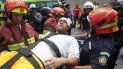 Los Bomberos Voluntarios y Municipales han trasladado a los heridos a dos hospitales de la capital guatemalteca. Los Bomberos Voluntarios y Municipales han trasladado a los heridos a dos hospitales de la capital guatemalteca.