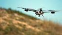 El personal militar podrá rastrear, neutralizar o confiscar drones errantes. El personal militar podrá rastrear, neutralizar o confiscar drones errantes.