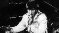 El cantante de rock, Elvis Presley, durante una de sus actuaciones en el Astrodom Houston (Texas). El cantante de rock, Elvis Presley, durante una de sus actuaciones en el Astrodom Houston (Texas).