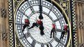 Fotografía de archivo del 18 de agosto del 2014 que muestra a varias personas mientras descienden por la esfera del Big Ben, la gran campana del reloj de la Torre de Isabel, en el lado noroeste del Palacio de Westminster. Fotografía de archivo del 18 de agosto del 2014 que muestra a varias personas mientras descienden por la esfera del Big Ben, la gran campana del reloj de la Torre de Isabel, en el lado noroeste del Palacio de Westminster.