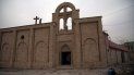 Vista de la Iglesia Siria Ortodoxa en el pueblo recuperado del dominio de ISIS Bashiqa en Mosul (Iraq) en 2016. El pueblo de Bashiqa fue recuperado del Estado Islámico en una operación militar. ISIS tenía poder en la ciudad desde 2014. Vista de la Iglesia Siria Ortodoxa en el pueblo recuperado del dominio de ISIS Bashiqa en Mosul (Iraq) en 2016. El pueblo de Bashiqa fue recuperado del Estado Islámico en una operación militar. ISIS tenía poder en la ciudad desde 2014.