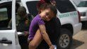 Bajo la Administración de Obama, el programa se estableció como una manera de lidiar con una incesante oleada de niños de El Salvador, Honduras y Guatemala que llegaban a la frontera sur solos, sin la compañía de adultos. Bajo la Administración de Obama, el programa se estableció como una manera de lidiar con una incesante oleada de niños de El Salvador, Honduras y Guatemala que llegaban a la frontera sur solos, sin la compañía de adultos.