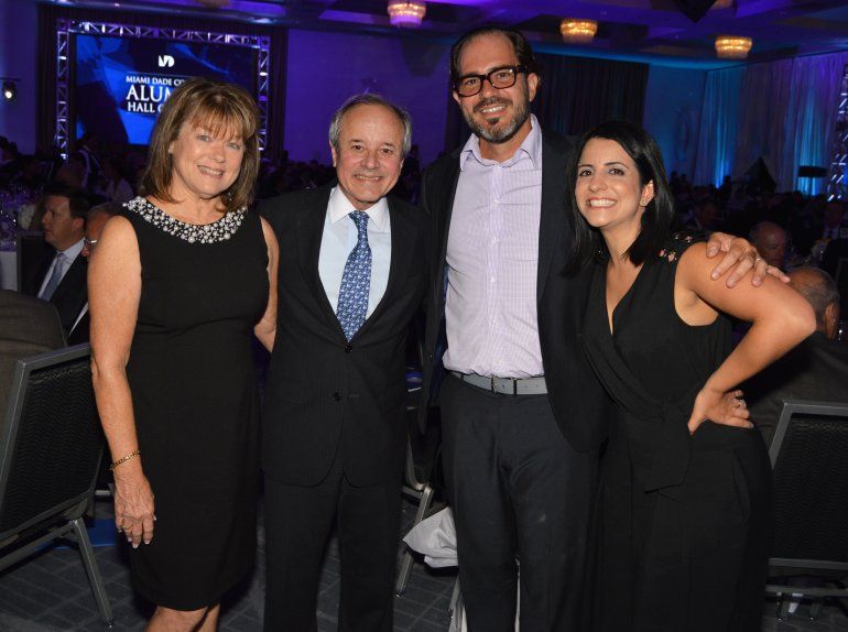 Patricia y Aurelio Fernández, Sinuhé e Isis Vega Negrín