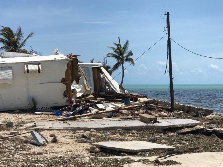 Algunas viveindas se desprendieron y quedaron partidas a la mitad.