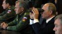 Según el Kremlin, Putin no hará declaraciones y se limitará a escuchar los informes de los altos mandos del Ejército y observar personalmente los ejercicios. Según el Kremlin, Putin no hará declaraciones y se limitará a escuchar los informes de los altos mandos del Ejército y observar personalmente los ejercicios.