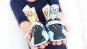 Muchos niños reciben dinero para Navidad, Reyes y otras fiestas del año. ¿Por qué no enseñarles a apartar de a poco esas sumas para poder cumplir con el tiempo algún sueño? Muchos niños reciben dinero para Navidad, Reyes y otras fiestas del año. ¿Por qué no enseñarles a apartar de a poco esas sumas para poder cumplir con el tiempo algún sueño?