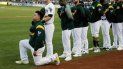 El jugador de la novena de Oakland se sumó a las protestas que han realizado los jugadores de la NFL. El jugador de la novena de Oakland se sumó a las protestas que han realizado los jugadores de la NFL.