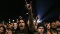 El público reacciona durante la presentación de la banda brasileña Sepultura. El público reacciona durante la presentación de la banda brasileña Sepultura.