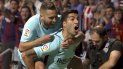 Luis Súarez (derecha) celebra luego de anotar junto con su compañero Jordi Alba. Luis Súarez (derecha) celebra luego de anotar junto con su compañero Jordi Alba.