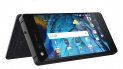 El smartphone que se despliega y que revela una doble pantalla que permitirá realizar varias tareas al mismo tiempo, enfocada especialmente al entretenimiento. El smartphone que se despliega y que revela una doble pantalla que permitirá realizar varias tareas al mismo tiempo, enfocada especialmente al entretenimiento.