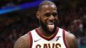 James comenzó la temporada de buena forma al anotar 29 puntos y bajar 16 rebotes. James comenzó la temporada de buena forma al anotar 29 puntos y bajar 16 rebotes.