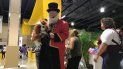 En cada rincón de la feria los asistentes podían encontrar personajes de cuentos famosos. En cada rincón de la feria los asistentes podían encontrar personajes de cuentos famosos.