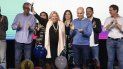 El alcalde de Buenos Aires, Horacio Rodríguez Larreta (c-d), y la candidata a diputada por la ciudad de Buenos Aires de Cambiemos, Elisa Carrió (c-i), hablan este domingo en el Búnker del partido Cambiemos, en Buenos Aires. El alcalde de Buenos Aires, Horacio Rodríguez Larreta (c-d), y la candidata a diputada por la ciudad de Buenos Aires de Cambiemos, Elisa Carrió (c-i), hablan este domingo en el Búnker del partido Cambiemos, en Buenos Aires.