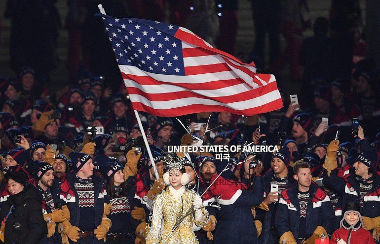 El grupo de atletas de los Estados Unidos, uno de los m&aacute;s numerosos de los juegos.