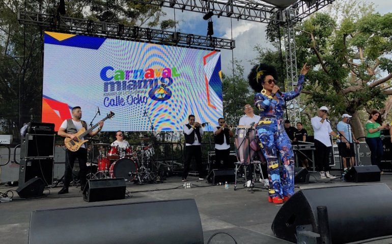 Aym&eacute;e Nuviola durante su presentaci&oacute;n en el Carnaval. 