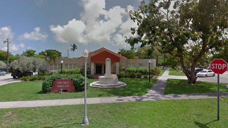 Vista del edificio sede del Club de Mujeres de Coral Gables, en el sur de la Florida.