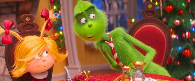El grinch (Benedict Cumberbatch) no contar&aacute; con que la peque&ntilde;a Cindy Lou (Cameron Seeley), preocupada por todas las ocupaciones de su mam&aacute;, toque su encogido coraz&oacute;n.