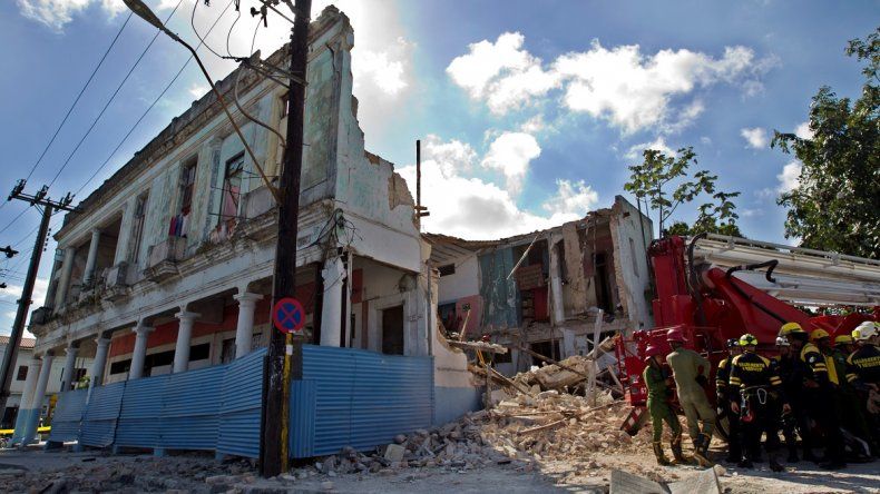 Se Derrumba En La Habana Un Edificio Declarado Inhabitable Pero