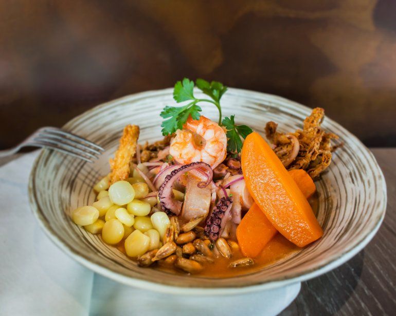 Ceviche mixto. 