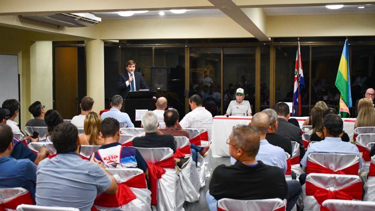 El abogado español Manuel Zalba, miembro de la Comisión Justicia Cuba, fue uno de los expositores en un foro por la democracia en Costa Rica.