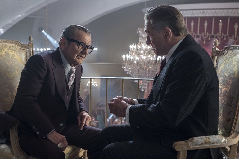 En esta imagen difundida por Netflix, Joe Pesci, a la izquierda, y Robert De Niro en una escena de "The Irishman". 