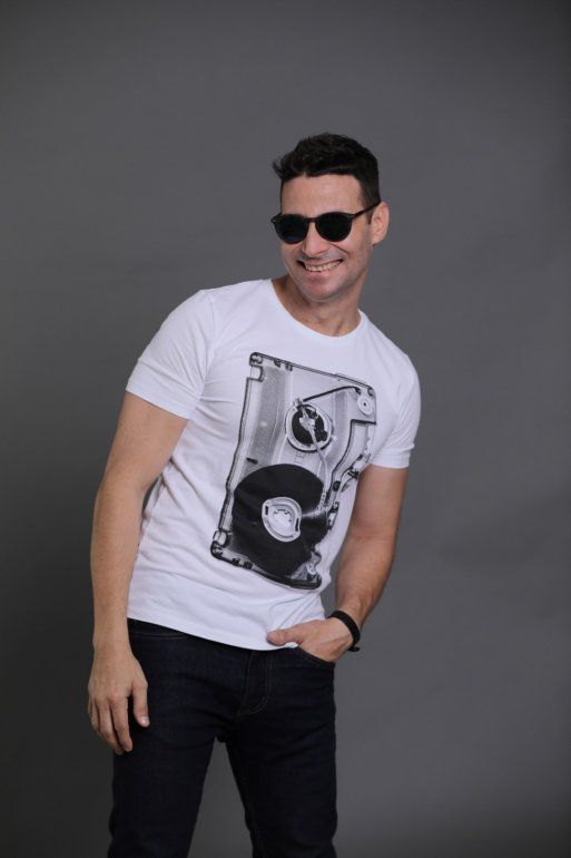 El vocalista de Moneda Dura, Nassiry Lugo. 